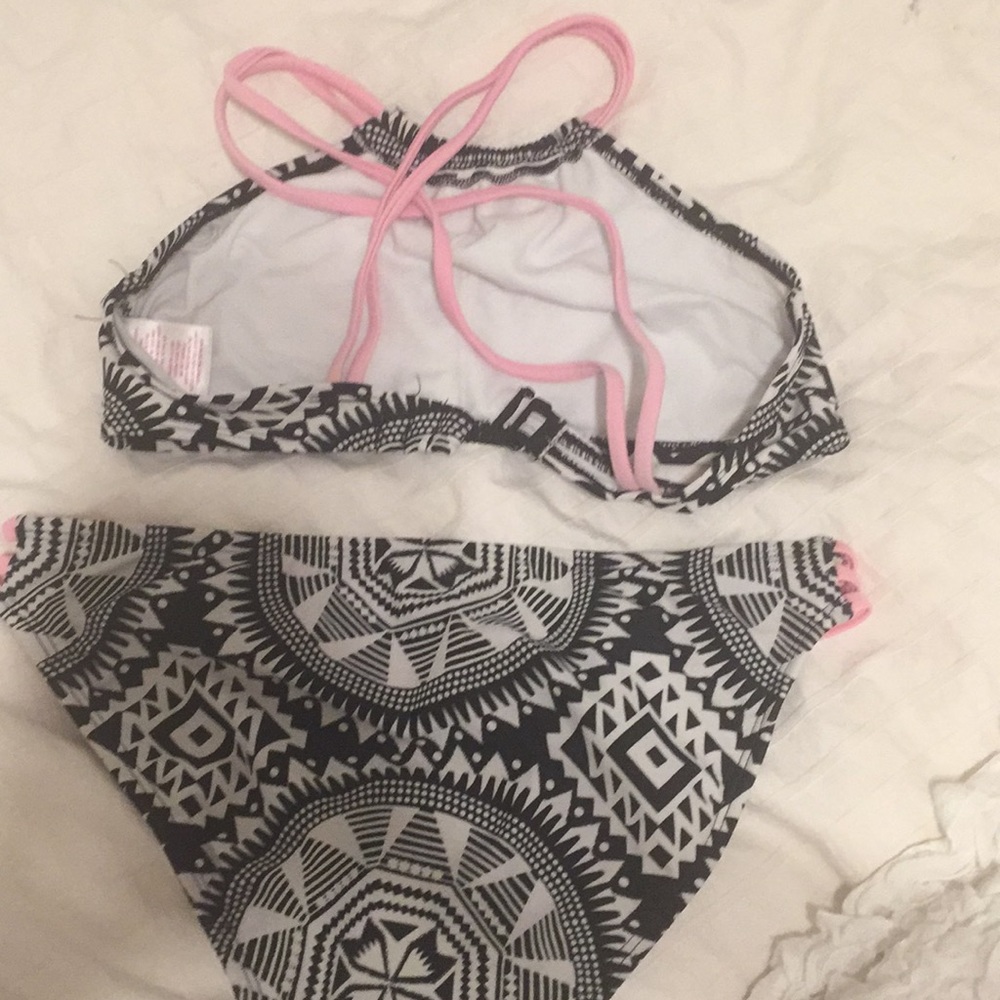 Pink and white and black bikini - Picture 2 of 2